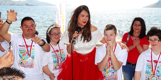 Down sendromlu çocukların Nilay Dorsa sevgisi