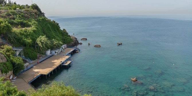 Muratpaşa'da falez plajları yeni sezona hazır