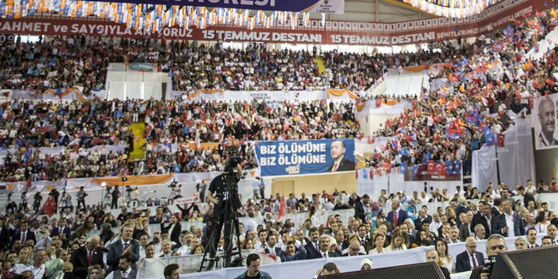 AK Parti İzmir'de temayül yoklamasıyla ilgili iddialar bitmiyor