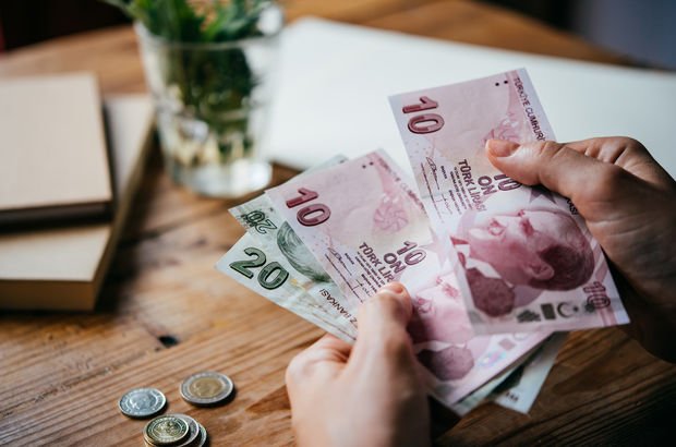 Bir müjde de onlara! Yeni emekliye de 2 bin lira ikramiye!