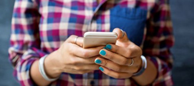 Fransa'da cep telefonu yasağı yasallaşıyor