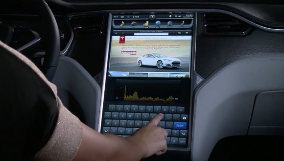Tesla'nın internet servisi ücretli oluyor!