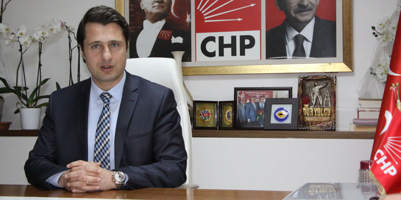 CHP İzmir, basında sansürün kaldırılmasının yıldönümünü kutladı