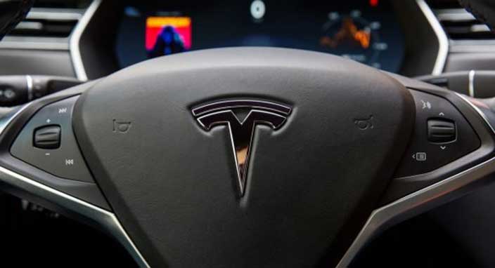 Tesla'nın akıllı telefonu görüldü