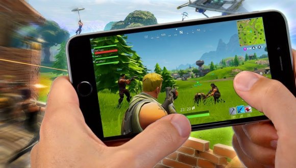 Fortnite Android APK bekleyenlere kötü haber!
