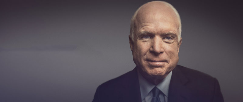 Senatör John McCain öldü