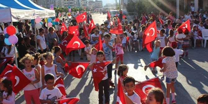 İzmirli çocuklar geleneksel çocuk oyunlarında buluştu