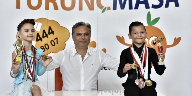 Muratpaşa'dan başarılı sporculara ödül