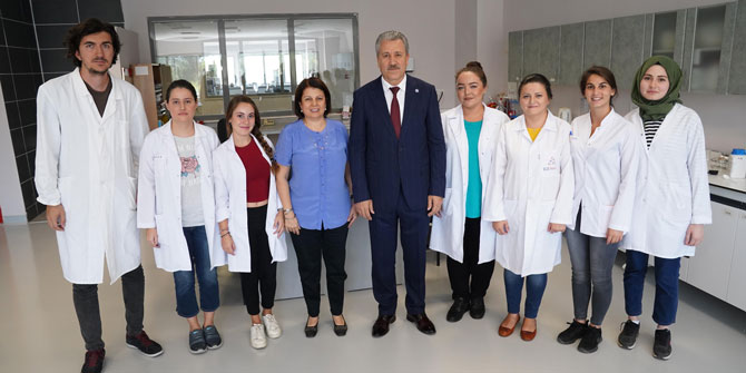 Egeli bilim insanı bakteriden gübre ve tarımsal ilaç elde etti