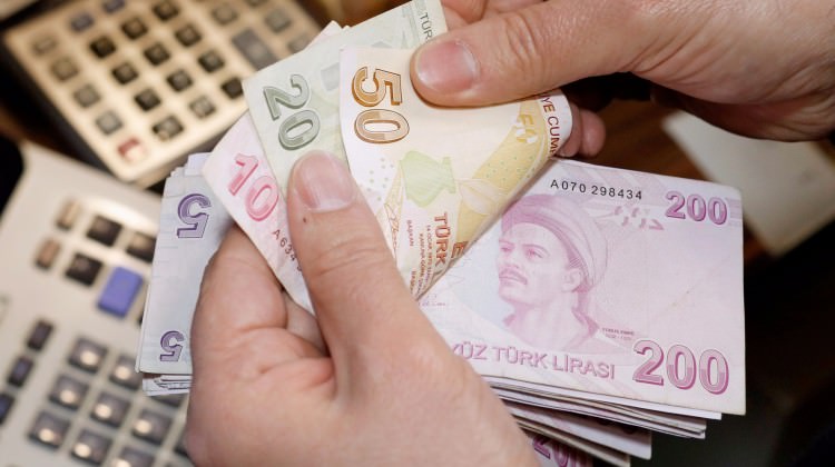 Kırmızı ışıkta geçen yayalar dikkat! 108 TL trafik cezası!