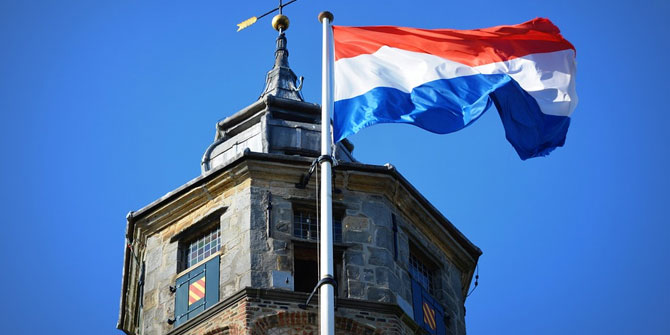 Hollanda'da skandal olay! “Cami istemiyoruz” deyip ev taşladılar