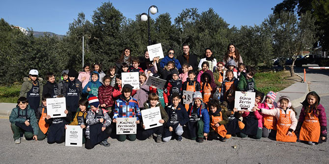 Toprak ve Çocuk Programı’ndan zeytin hasadı etkinliği yapıldı