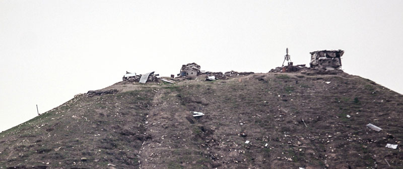 PKK/YPG’li teröristler mevzilerden çekildi