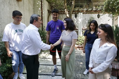 baskan-batur-iyilik-takipcileri-dernegi-uyesi-genclerle-bulustu-dernegin-iyilik-kutuphanesi-projesini-uygulayacaklarini-soyledi-3.jpeg