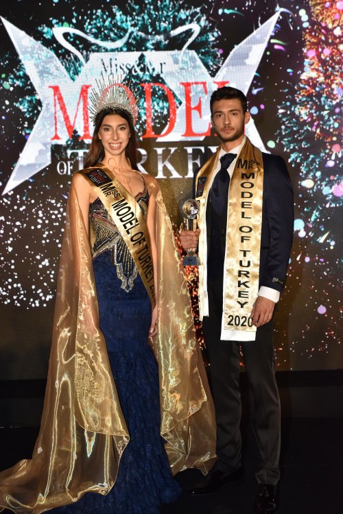 ceyda-toyran-mumin-karacil.jpg