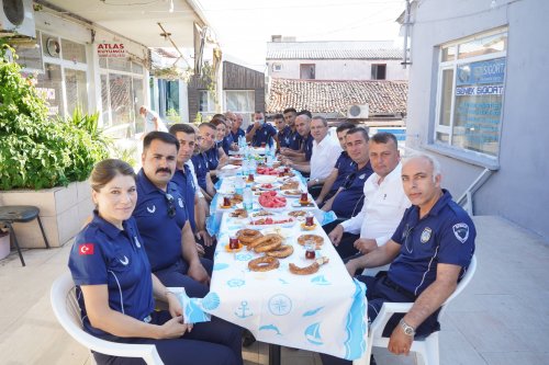 baskan-mesut-ergin-bayramlasma-programina-zabita-personeliyle-kahvalti-ederek-basladi-4.jpg