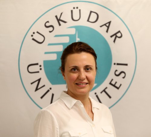 1641207896-doc-dr-esennur-sirer.jpg