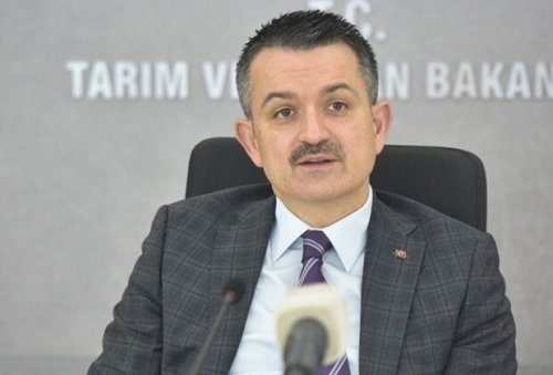 semt-pazarinda-skandal-olay-tarim-ve-orman-mudurlugu-gorevlisi-denetimde-darp-edildi-bakan-pakdemirli-saldiriyi-kinadi-h102524-257d4-620x420.jpg