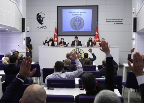buca-meclisinde-trafik-atismasi-biraz-daha-zam-yapin-sorun-cozulecek-h102976-bf381.jpg