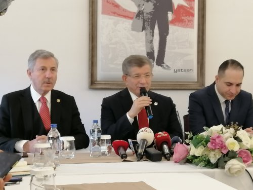 davutoglu-izmir-basin.jpg