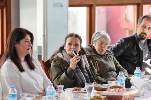 baskan-batur-kadin-muhtarlarla-bir-araya-geldi-3.jpeg