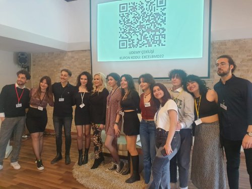 ozlem-savas-foto.jpeg