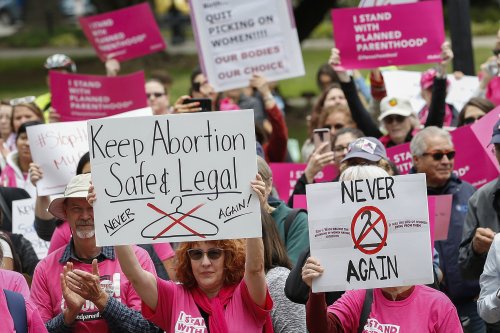 052119-abortion-rights-protest-ap-cm-01.jpg