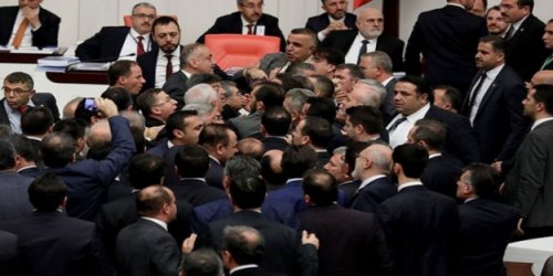 mecliste-neden-kavga-cikti-tbmmde-son-dakika-kavganin-sebebi-ne-h1583333318-cdf177.jpeg