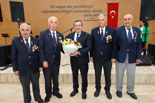 konakin-geleneksel-iftar-sofrasinda-dayanisma-vurgusu-4.jpeg