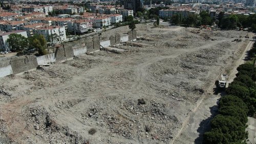 0x0-izmirde-bir-donemin-sonu-tarihi-buca-cezaevinde-yikim-neredeyse-tamamlandi-1651996720679.jpeg