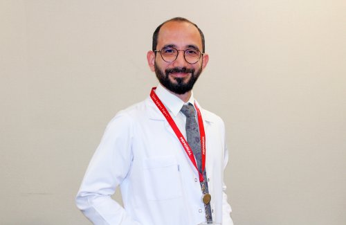 aw902858-01.jpg
