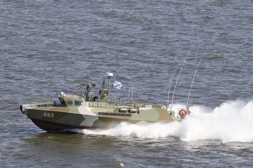 russian-navy-raptor-near-kronstadt.jpg