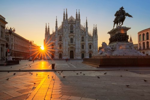 famous-duomo-sunrise-milan-europe-268835-1108.jpg