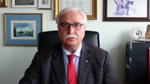 aw111606-01.jpg