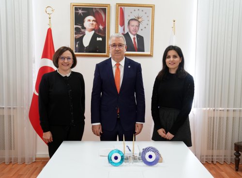 prof-dr-hande-gurer-orhan-prof-dr-necdet-budak-dr-bita-entezari.jpg