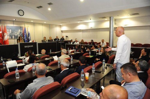 muhtarlarimizla-meclis-salonumuzda-bir-araya-geldik-karsiyakanin-sorunlarini-karsiyakalilarin-beklentilerini-bir-kez-de-muhtarlarimizin-bakis-acisiyla-dinledik-son-derece-verimli-gecen-toplantimizi-her-2.jpg