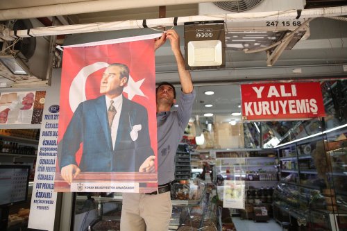 baskan-mutludan-19-mayista-esnafa-anlamli-hediye-2.jpeg