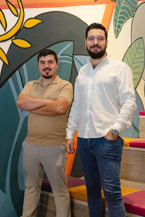 emre-acar-ve-asil-temel-103959422.jpg
