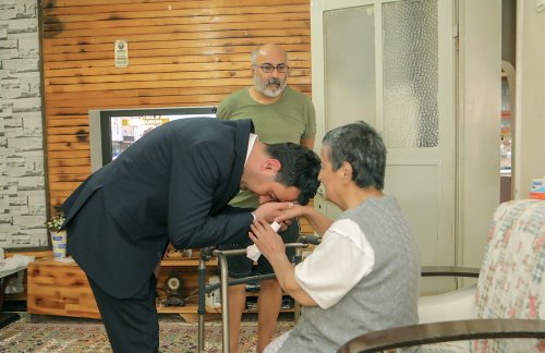bayraklida-evde-bakim-hizmetleri-yuzleri-gulduruyor-7.jpeg