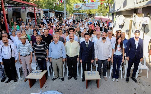 bayraklida-dortbin-kisiye-asure-dagitildi-2.jpeg