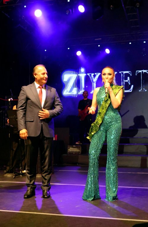 turgay-ataselim-ziynet-sali.jpeg