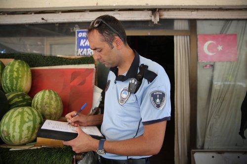 konak-zabitasi-denetimlerini-hiz-kesmeden-surduruyor-10.jpeg