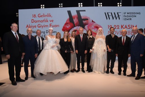 avrupanin-en-buyuk-moda-fuarlarindan-if-wedding-fashion-izmir-kapsaminda-bu-yil-15incisi-duzenlenen-gelinlik-tasarim-yarismasinda-oduller-yine-izmir-ekonomi-universitesine-ieu-geldi.jpeg