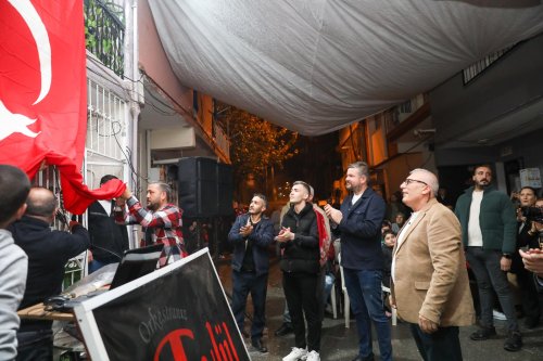 baskan-gorkem-dumandan-asker-gence-bayrak-surprizi-04.jpeg