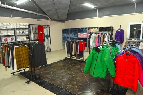 karabaglar-belediyesi-sosyal-market-yeni-yerinde-3.jpg