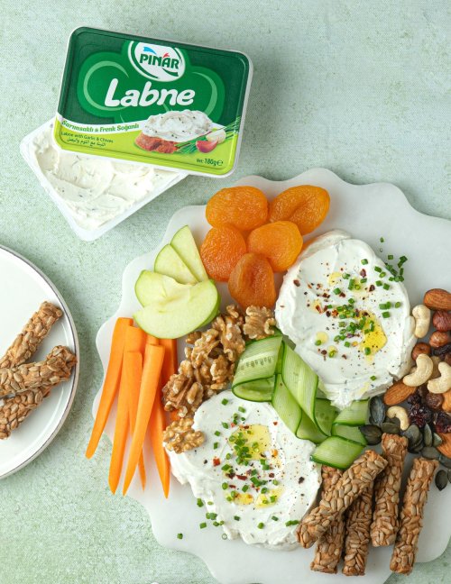 pinar-sarmisakli-frenk-soganli-labne.jpg