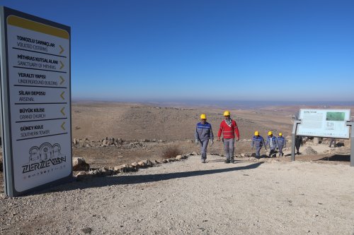 aw354839-02-min-002.jpg