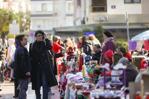 buca-belediyesi-yeni-yil-pazari-03.jpeg