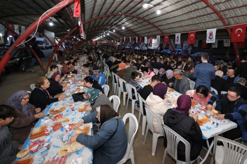 buyuksehirin-iftar-sofrasi-alaybeyde-kuruldu-1.jpeg