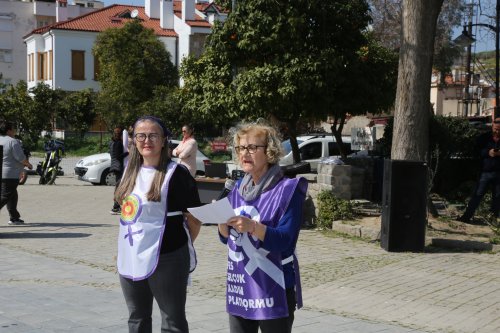 8-mart-kadin-zinciri-5.jpeg